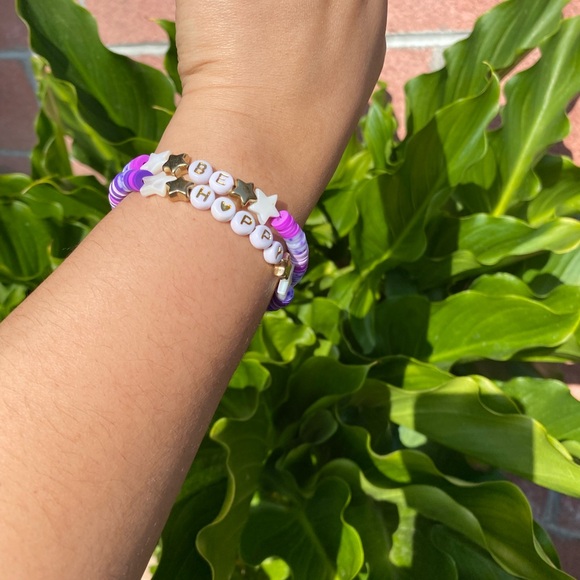 Hand Made -Purple Be Happy Beaded Bracelet with white/gold stars - Picture 3 of 7